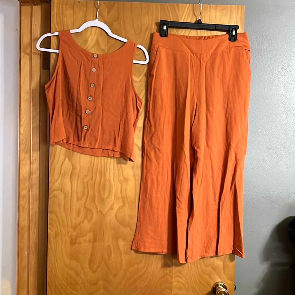 2 Piece  Crop Top And Crop Wide Leg Pant size medium nwot